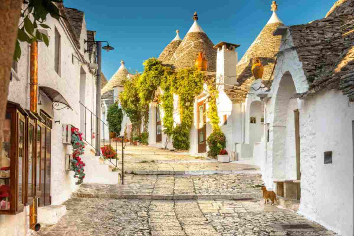 12 borghi italiani e dal fascino unico che in pochi conoscono: esperienza formidabile 2 Alberobello, borgo