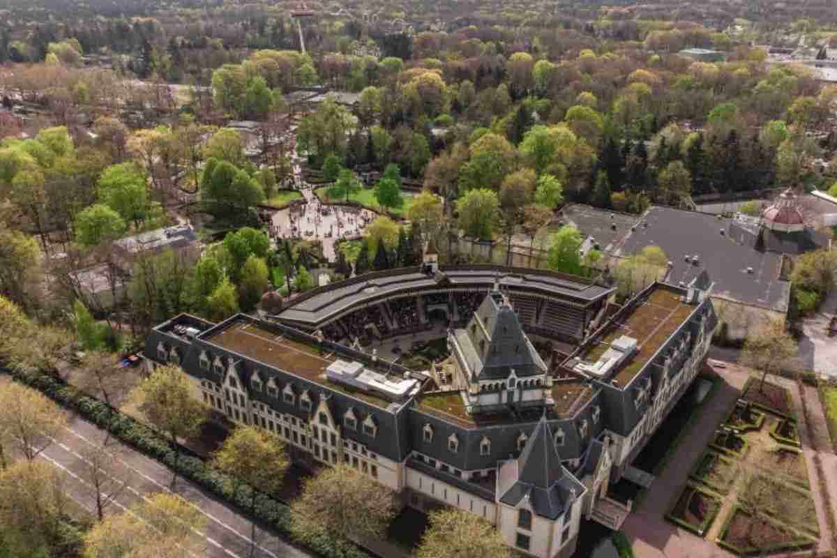 Disneyland troppo cara? C'è un parco divertimenti in Europa altrettanto bello ma molto più economico 1 Parco simile a Disneyland