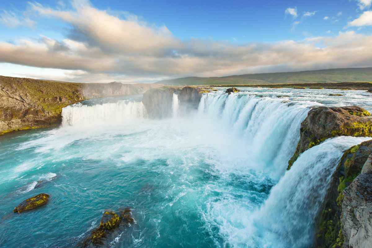 La cascata degli Dei, un luogo pazzesco tra panorami da sogno e natura selvaggia che incanta 2 cascata degli dei, scopri la Goðafoss in islanda