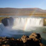cascata degli dei, scopri la Goðafoss in islanda