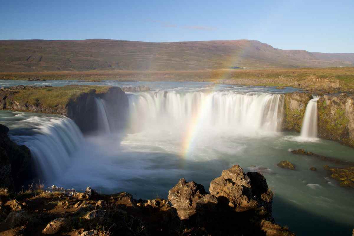 La cascata degli Dei, un luogo pazzesco tra panorami da sogno e natura selvaggia che incanta 1 cascata degli dei, scopri la Goðafoss in islanda