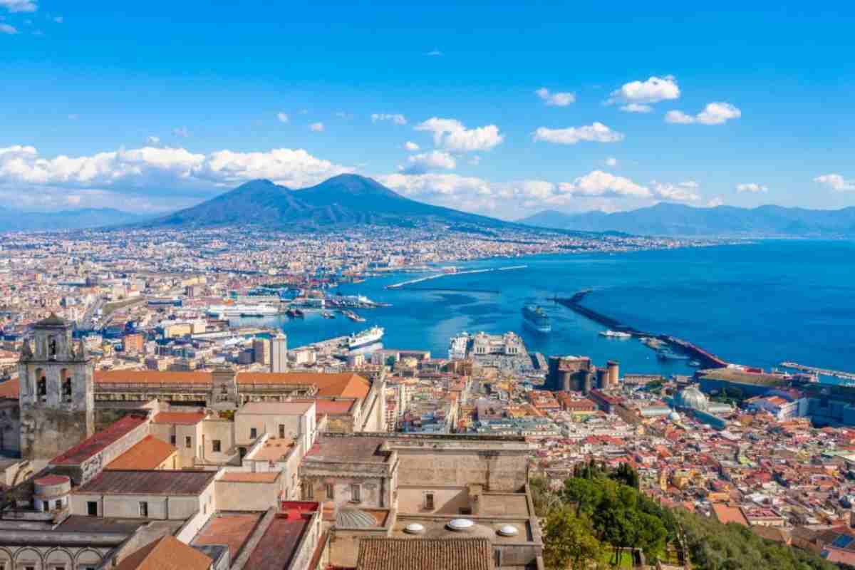 Gli hotel più economici in assoluto li trovi in questa splendida città italiana: l'ideale per un viaggio in famiglia 2 Napoli, hotel economici