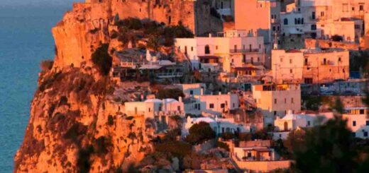 In Puglia, c’è un posto sconosciuto considerato la perla del Mediterraneo: la meta perfetta per vacanze da sogno (low cost) 4 Gemma pugliese
