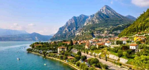Eletta la strada più bella d'Italia, percorrerla è come entrare in un sogno: non la dimentichi più 3 Strada dei ciclamini