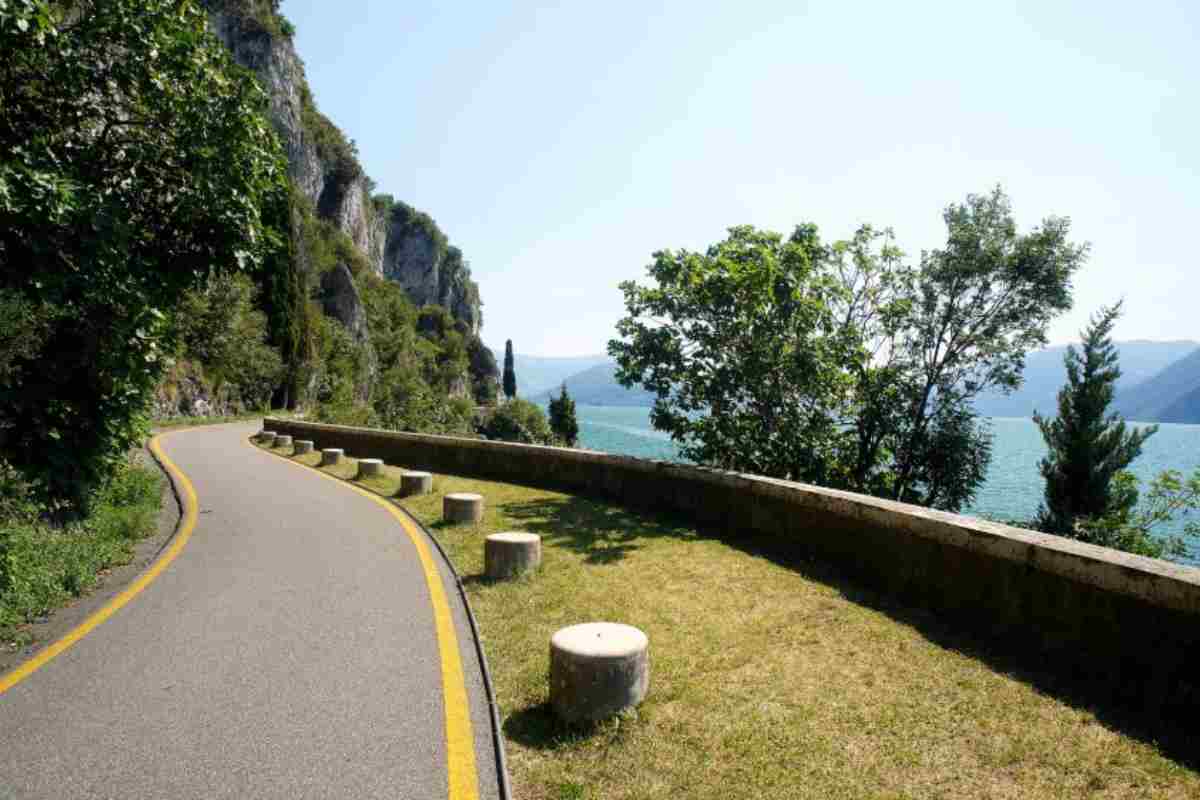 Eletta la strada più bella d'Italia, percorrerla è come entrare in un sogno: non la dimentichi più 2 Strada dei ciclamini, strada più bella