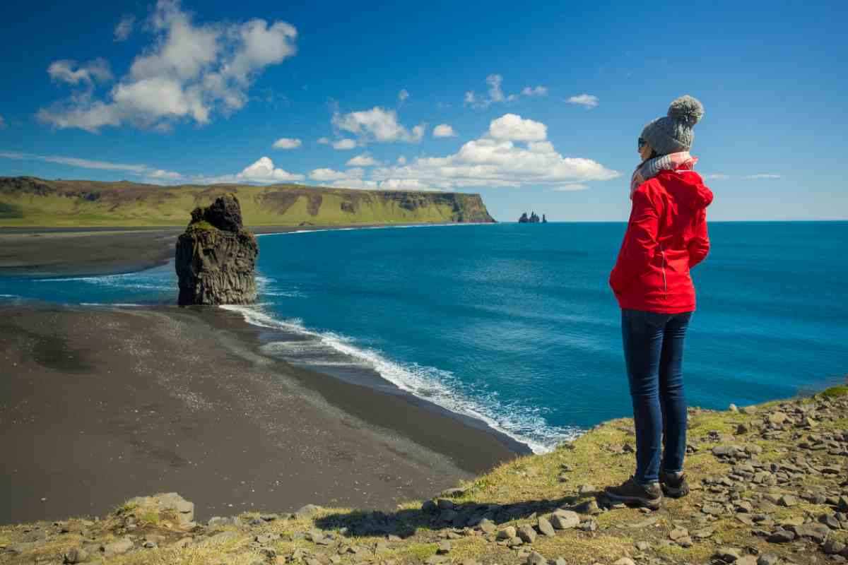 Vacanze senza brutte sorprese: queste sono le mete più sicure nel mondo 2 Turista Islanda