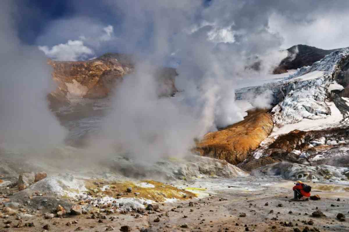 Una cattedrale nascosta dentro un vulcano: non è fantascienza, ecco dove vederla 1 La meraviglia del vulcano