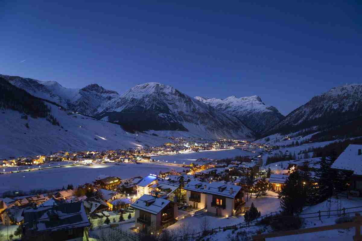 Sembra il paesino di Babbo Natale ma siamo in Italia: un incanto per adulti e bambini da visitare questo inverno 1 scopri il villaggio di babbo natale in italia: livigno