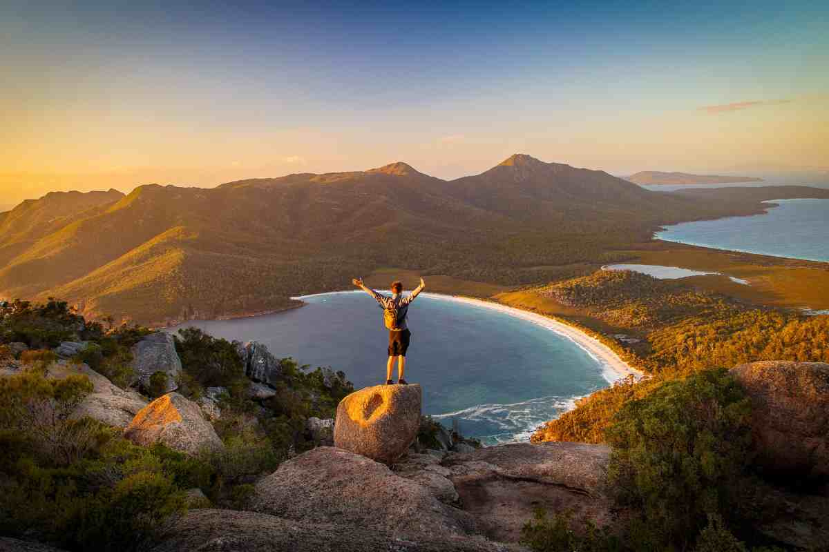 Il paradiso segreto in mezzo al mare: un'isola incontaminata con panorami mozzafiato e parchi infiniti 1 Il paradiso segreto in mezzo al mare