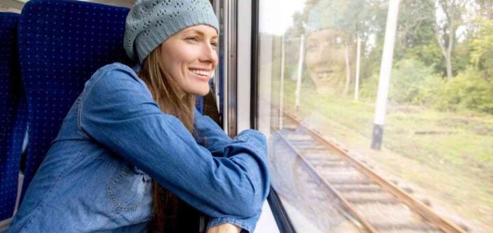 viaggio in treno: scopri il treno del foliage