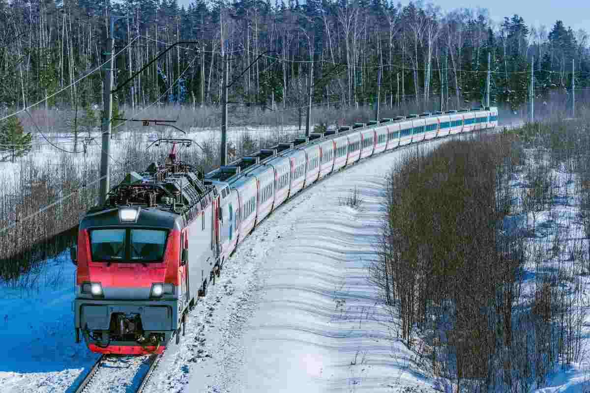 scopri il treno che da milano ti porta a vedere l'aurora boreale